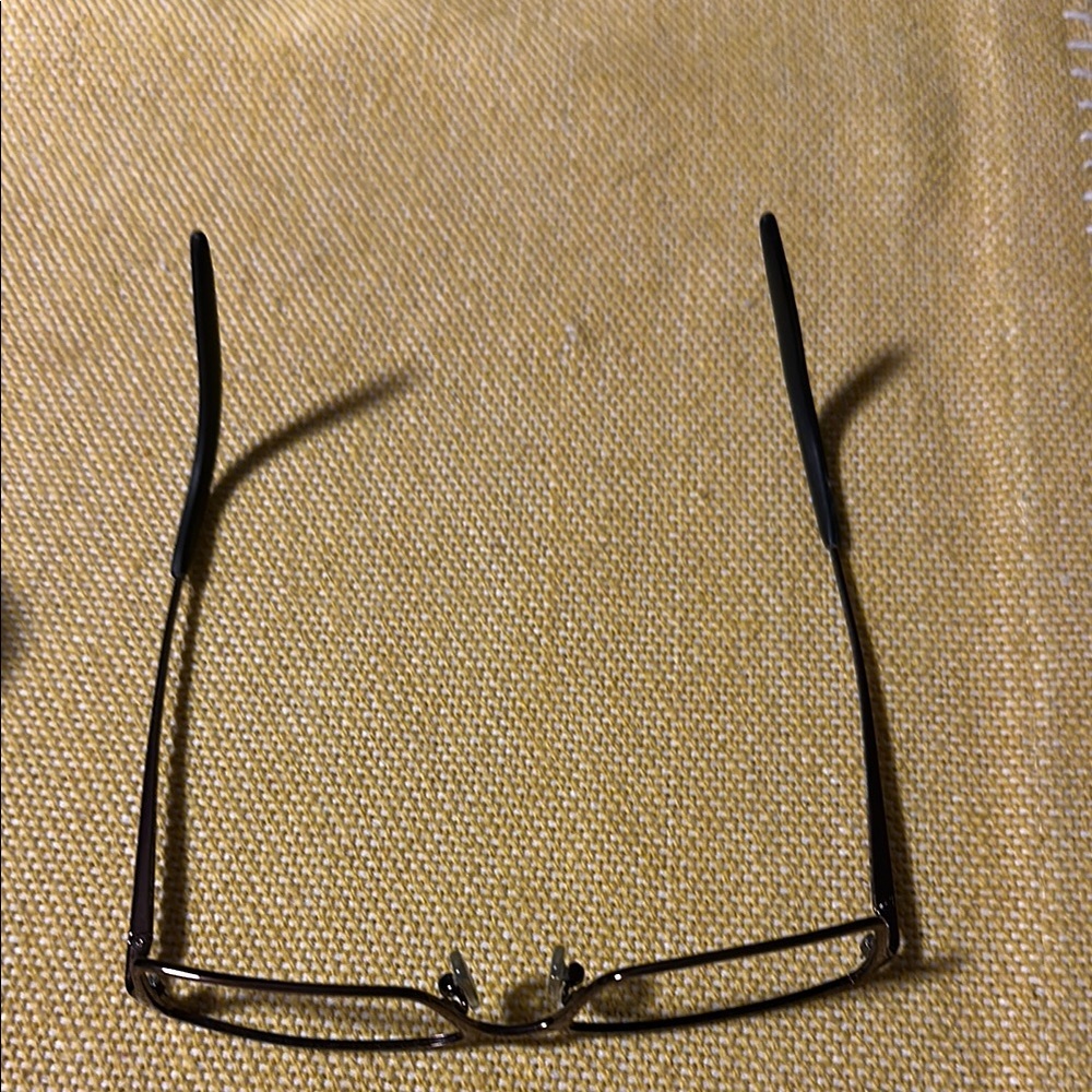 Dkny Stylish Rectangular Eyeglass Frames - image 4